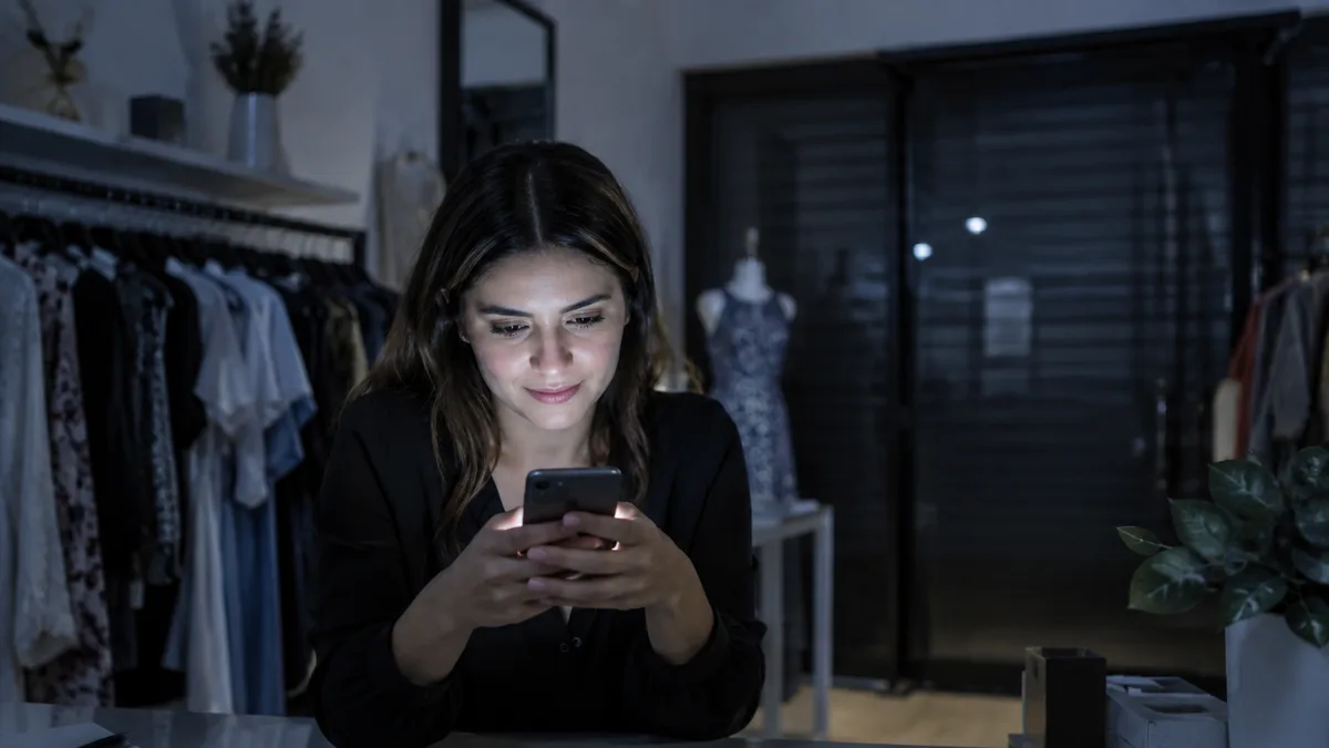Imagen destacada del artículo: Cómo responder automáticamente Instagram y WhatsApp de tu negocio (México 2026)